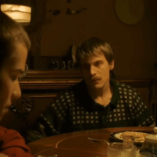 Гифка из сериала "Слово Пацана"