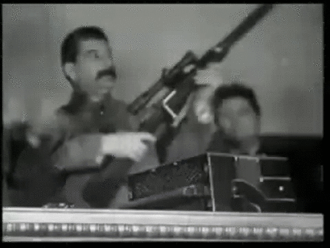 Сталин gif с ружьём, расстрелять мем. Сталин gif с ружьём, расстрелять мем.