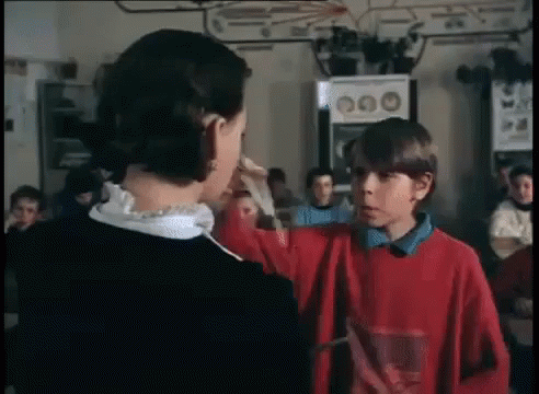 Анимация лапша на уши на ушах макароны не ври врешь ералаш GIF.