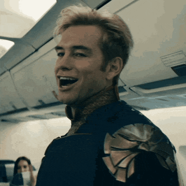Гифка из сериала пацаны, где Homelander смеётся. Гифка из сериала пацаны, где Homelander смеётся.