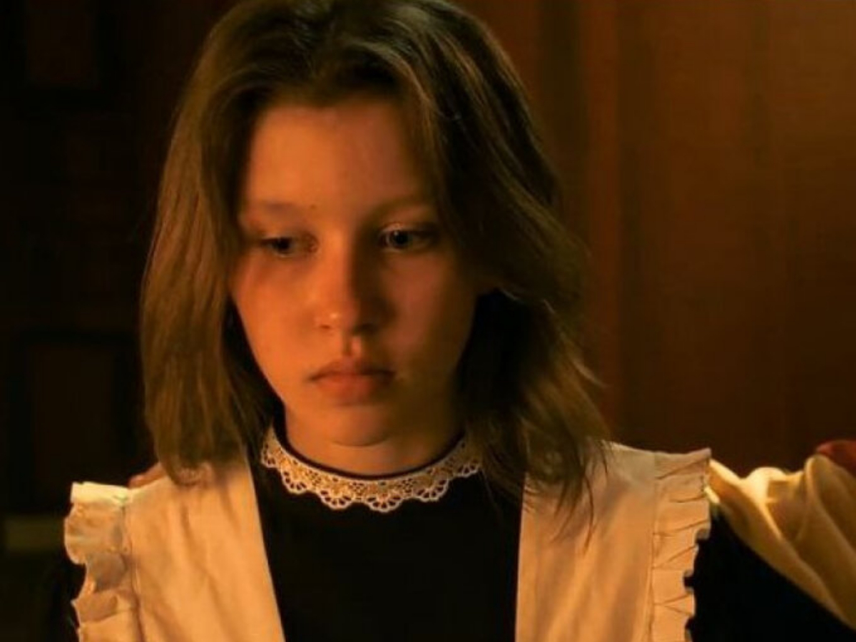 Анна Пересильд в роли  Айгуль (Слив фото из сериала "Слова пацана" 2023).