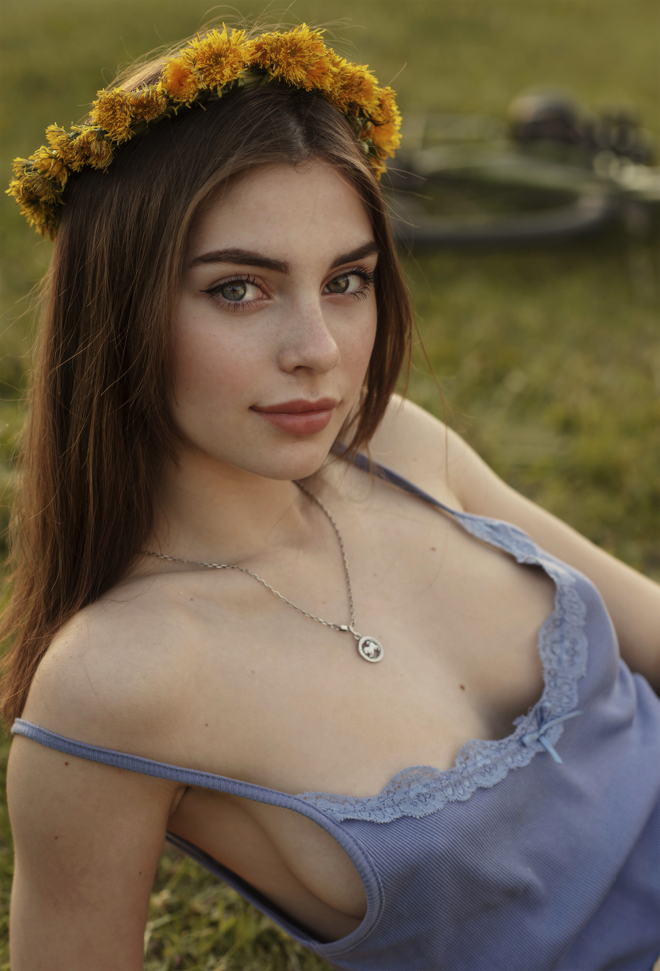 Кроме заработка на своих откровенных фото irina sivalnaya так-же зарабатывает на рекламе, но это уже совсем другая история.