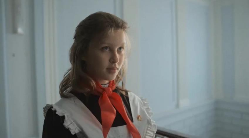 Анна Пересильд в роли  Айгуль (Слив фото из сериала "Слова пацана" 2023).