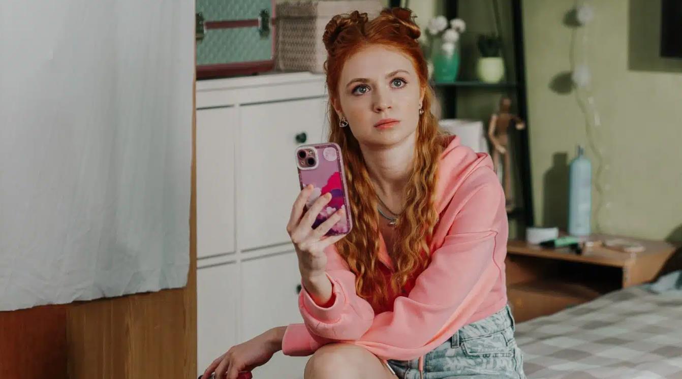 Рыжая бестия Екатерина Чаннова в роли Ани Кузьминой в сериале "Универ молодые".