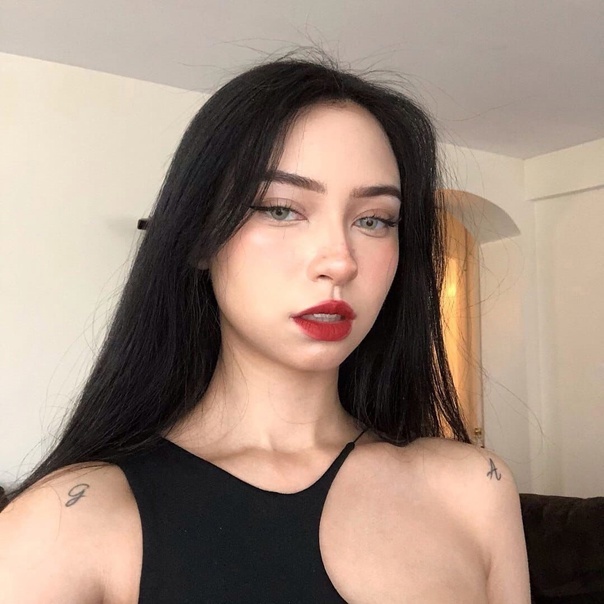 Fairyalexx — сексуальная американская модель родом из Лас-Вегаса.