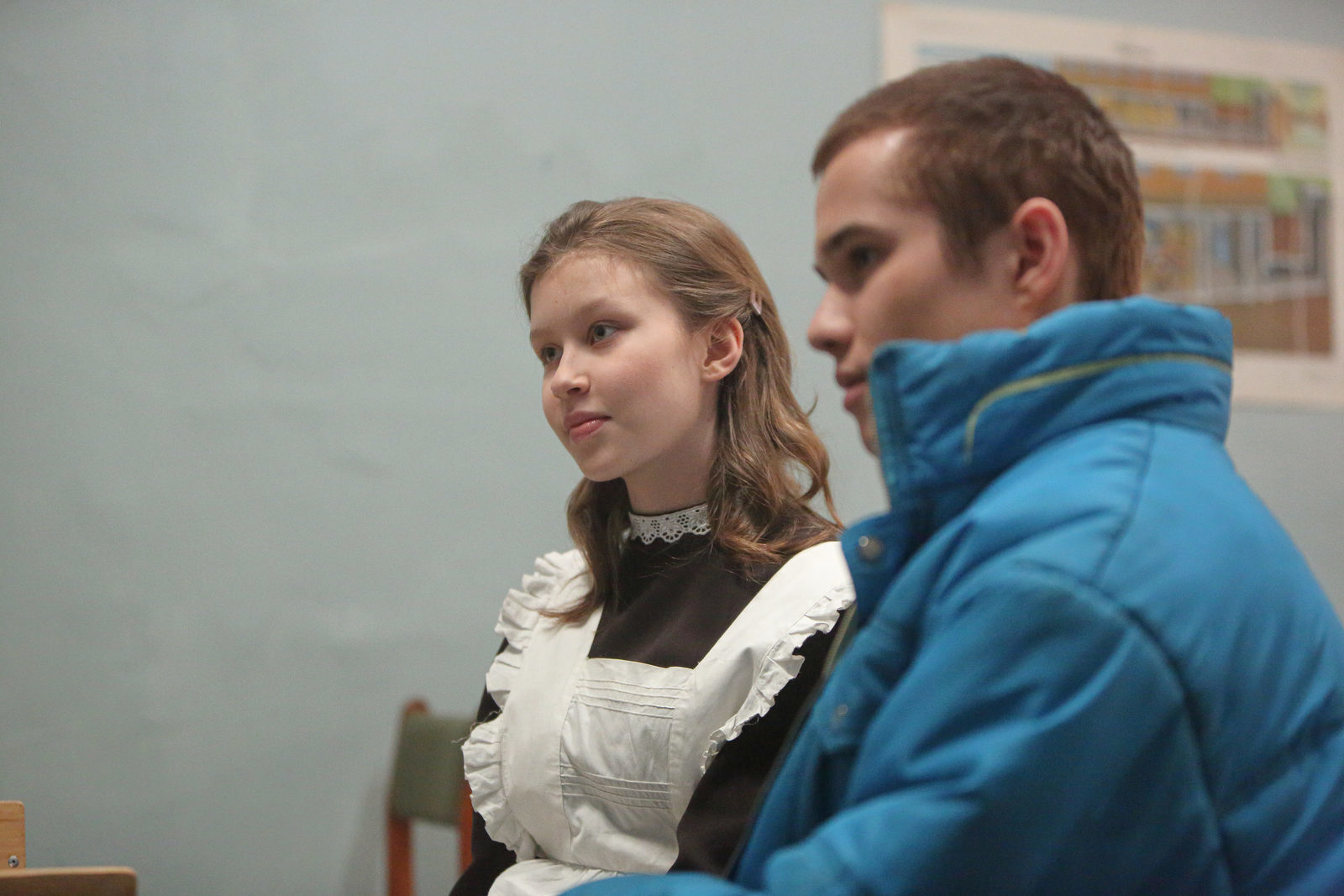 Поцелуй Марата и Айгуль (Слитый кадр из сериала "Слово пацана).