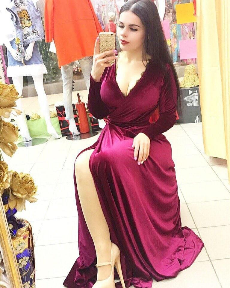 Каждый кто желает увидеть слив с онлифанс Элизы Симонян 18+