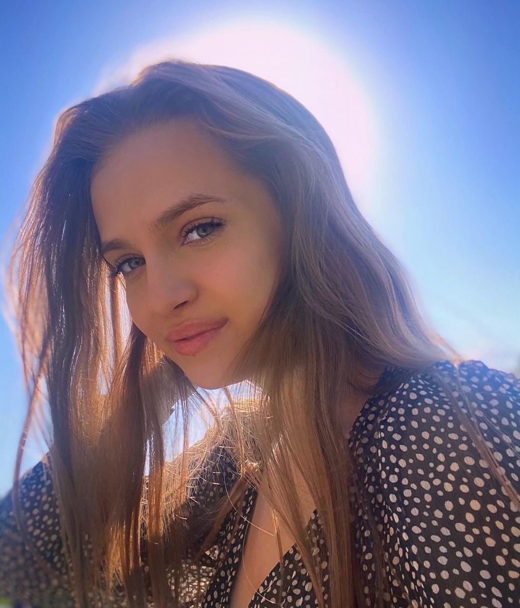 В приватный телеграмм канал слиты голые фотки и горячее видео с платного Onlyfans.