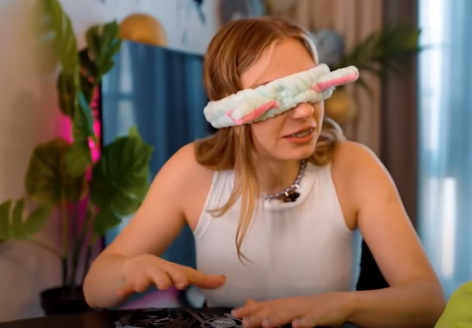 Голая Яяна 2023.