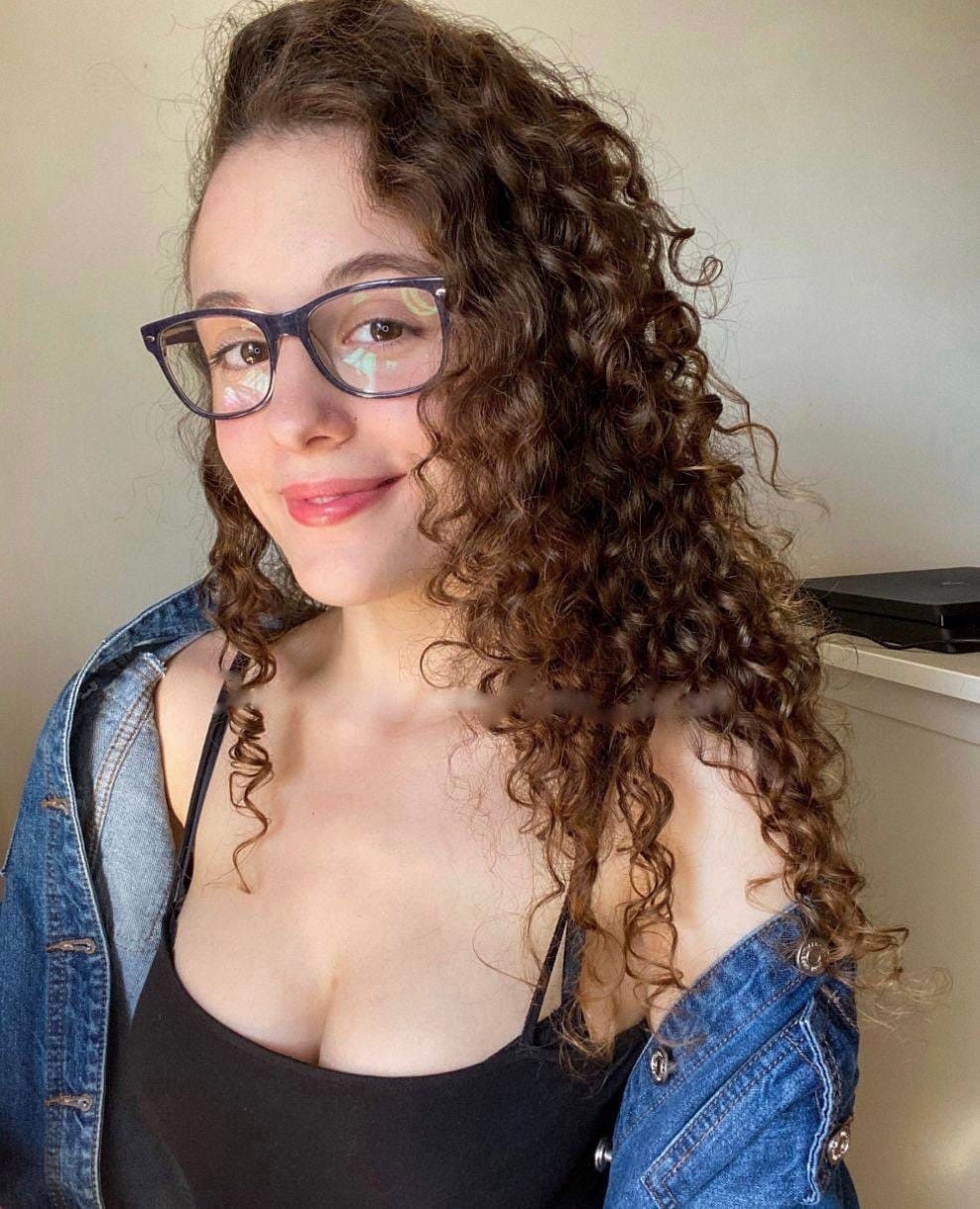 Сливы love lilah с OnlyFans набирают большую популярность, но вам выпадает возможность по достоинству оценить настоящие интимные фото модели бесплатно.