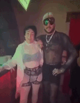 Гифка картинка Киркоров и Лолита Милявская в сексуальных БДСМ костюмах