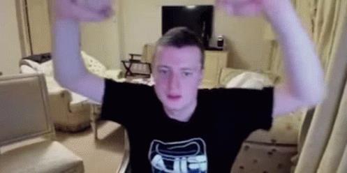 Гифки с блогером Меллстрой (20 gif картинок Mellstroy)